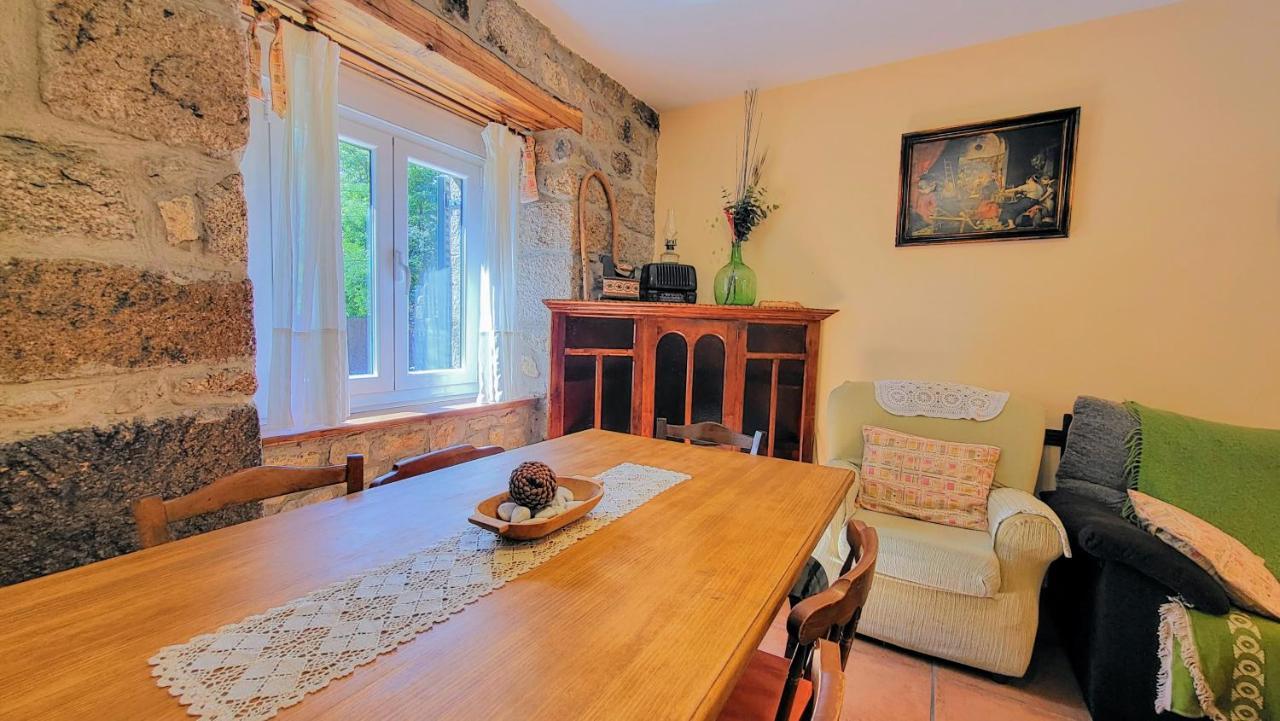 Conjunto Entre Acebos Guest House Sotillo de Sanabria Bagian luar foto