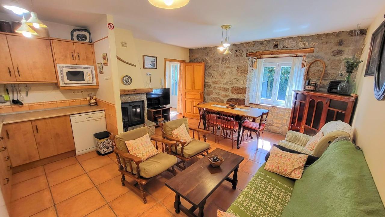 Conjunto Entre Acebos Guest House Sotillo de Sanabria Bagian luar foto