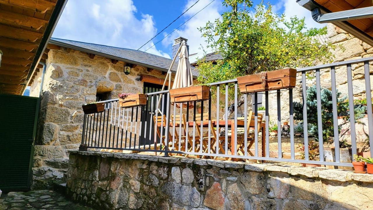 Conjunto Entre Acebos Guest House Sotillo de Sanabria Bagian luar foto